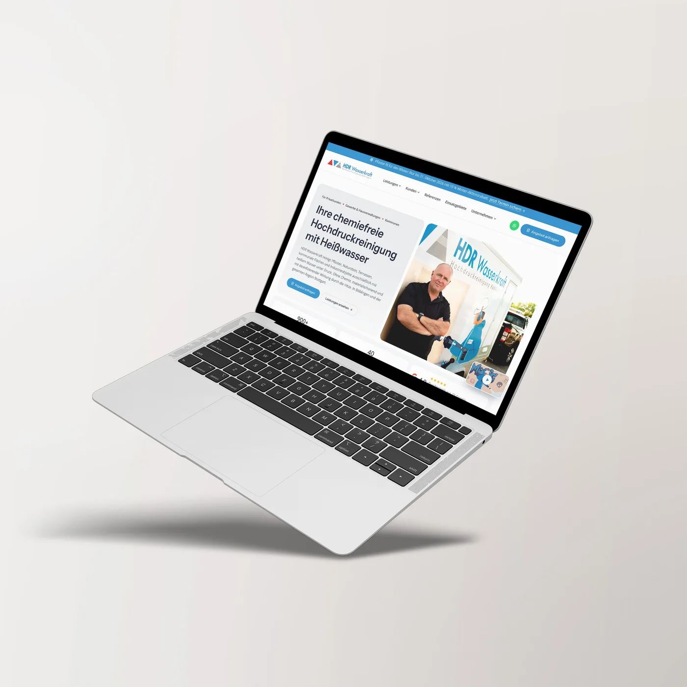 Von newcreation gestaltete Webseite von HDR Wasserkraft für chemiefreie Hochdruckreinigung in Böblingen auf einem schwebenden MacBook